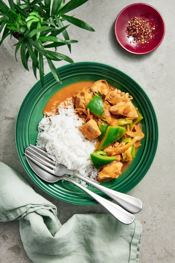 Indisk garam masalagryde med kylling og grøn peber