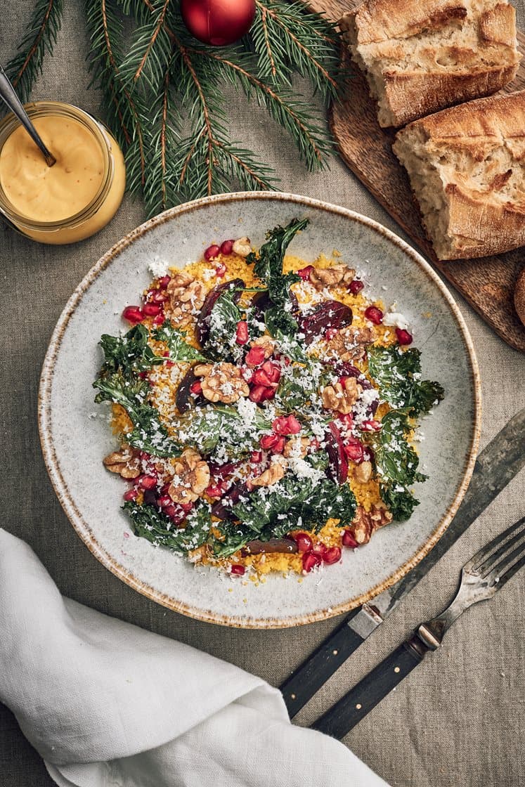 Vintersalat med couscous, ristede rødbeder, valnødder og chèvre sne