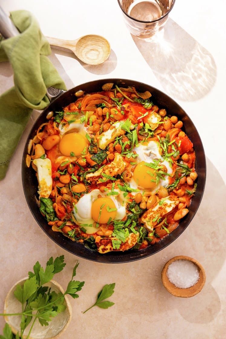 Hot pot med cannellini bønner og grillost