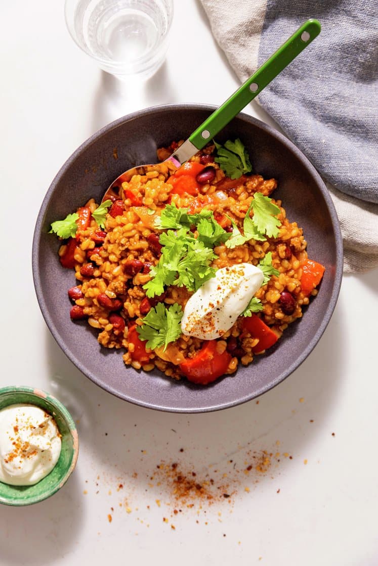 Hvede con carne med kidneybønner og koriander 